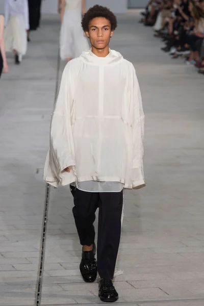 Look 29